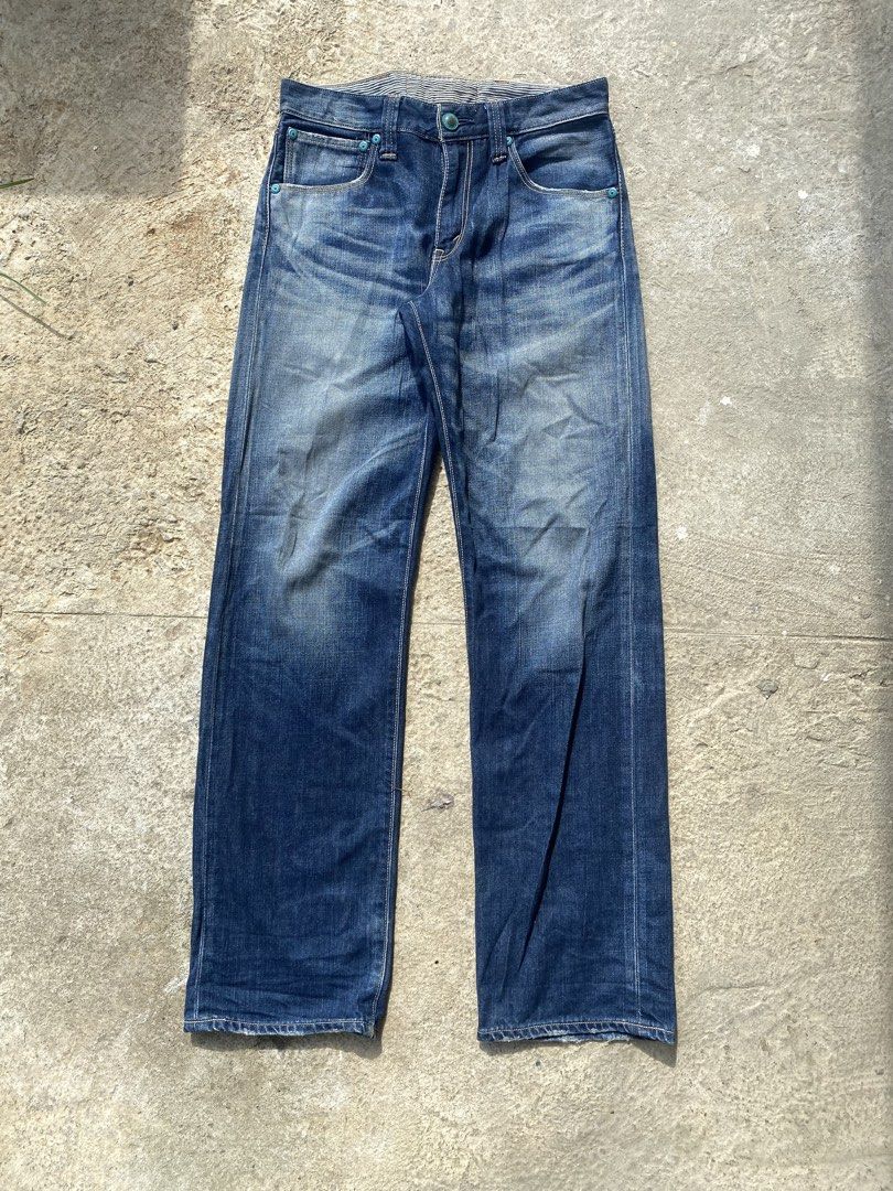 Classic Levi's 503 with leather patch and center cinch back. (Category: Jeans) located in Surigao. Submitted by santostris12676 (Listing ID 1469402263, Image 3). Description: Classic Levi's 503 with leather patch and center cinch back. Size 30 on tag pasok 32 Length 42 Opening 8.5 Excellent condition .