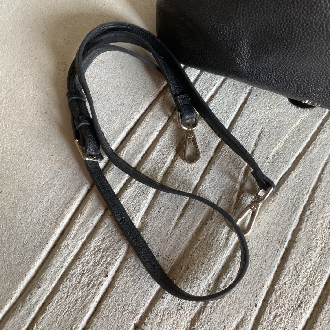 CLN Miley 2-Way Handbag (Category: Cross-body Bags) located in Manila. Submitted by 4114thrifts.ph (Listing ID 1469453969, Image 2). Description: Item Name: CLN Miley 2-Way Handbag (Details) • Condition: Very Good Condition • Color Rate: 9.5/10 • Issue/s: Scratches on 4 buttom edges Mine: 📥 Dasmariñas City, Cavite, 4114📍.