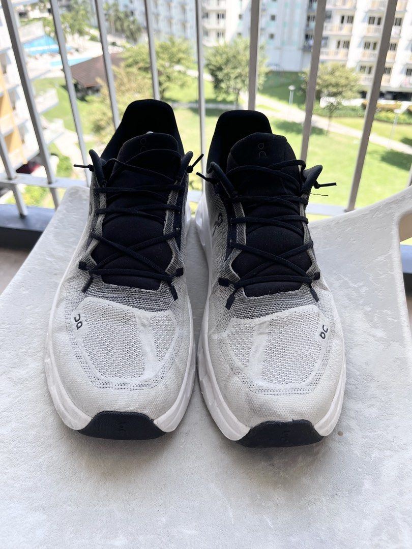 Cloudtilt / NB 2002r ASPACK (Category: Sneakers) located in Quezon City. Submitted by asperommel89162 (Listing ID 1469435187, Image 3). Description: Oncloud cloudtilt / NB 2002r - Size: US 10 - Condition: used needs cleaning / NB beaters condition - RFS: need funds at nakatambak lang dahil sa work Lalamove / gcash.