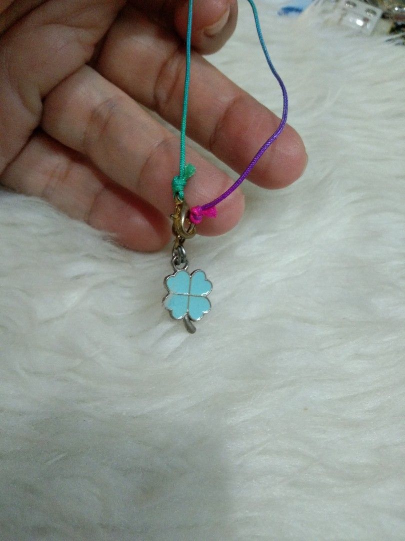 Clover friendship bracelet (Category: Bracelets) located in Quezon City. Submitted by eidorableshop (Listing ID 1469403147, Image 1). Description: .