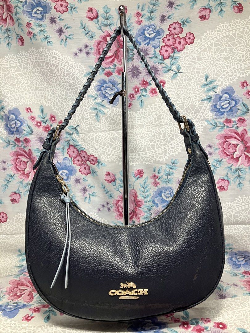 COACH BAILEY HOBO SHIULDER BAG (Category: Shoulder Bags) located in General Mariano Alvarez. Submitted by adonid (Listing ID 1469467590, Image 1). Description: COACH BAILEY HOBO SHIULDER BAG GOOD CONDITION NORMAL SIGN OF USAGE ONLY ISSUE NASA PICTURE NA.