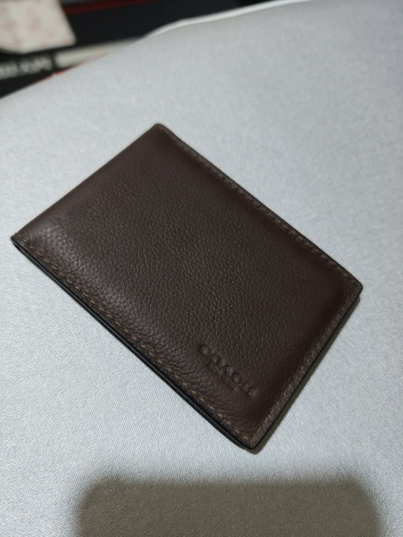 Coach Brown Leather Card Holder Wallet ID Window (Category: Luxury Bags & Wallets) located in Antipolo. Submitted by jarazote (Listing ID 1469480928, Image 1). Description: authentic brown leather.