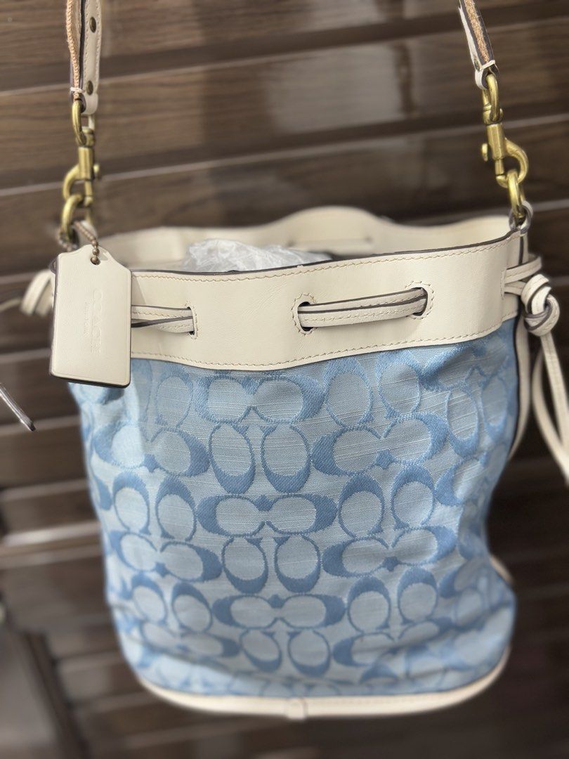 COACH BUCKET BAG (Category: Cross-body Bags) located in Las Pinas. Submitted by blushbloom_cat (Listing ID 1469404090, Image 2). Description: .