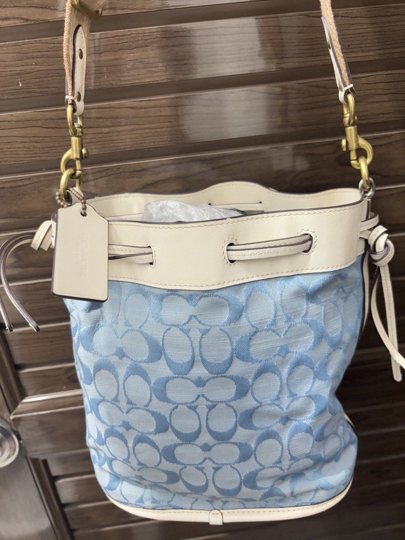 COACH BUCKET BAG (Category: Cross-body Bags) located in Las Pinas. Submitted by blushbloom_cat (Listing ID 1469404090, Image 1). Description: .