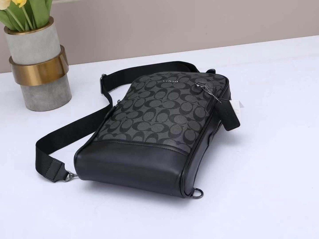 Coach Graham Pack in Signature Canvas (Category: Cross-body Bags) located in Quezon City. Submitted by stuffs.hellyy (Listing ID 1469562084, Image 3). Description: Size:14 inches with coach paper bag P50.