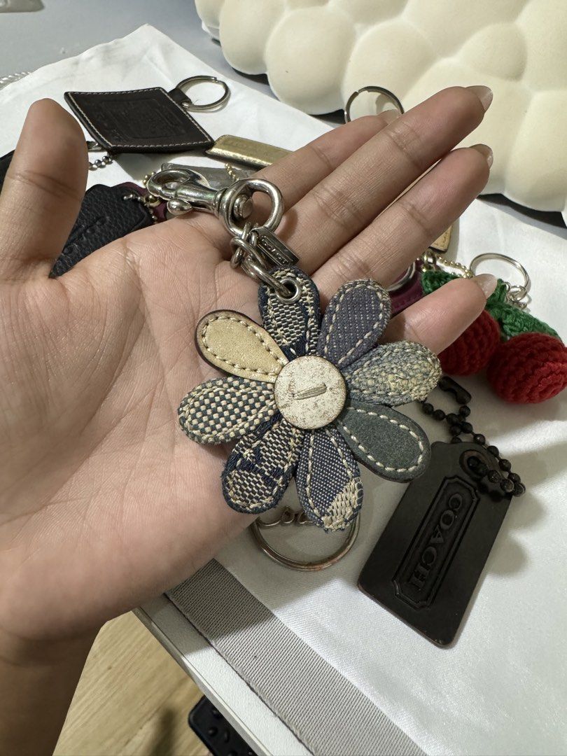 Coach hangtags and charm (Category: Shoulder Bags) located in Lagawe. Submitted by favorsnflavors69115 (Listing ID 1469546604, Image 2). Description: Hangtags Price range 150-300 ❌SOLD❌Flower coach charm ❌SOLD ORANGE CIRCLE.