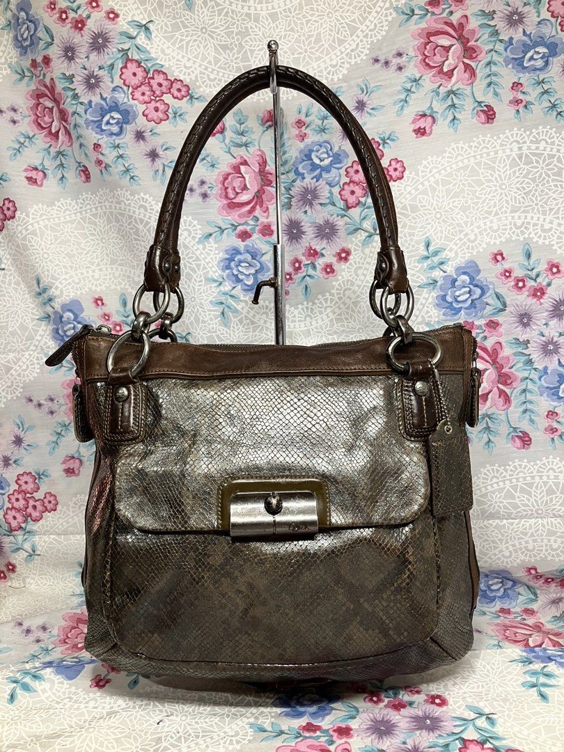COACH KRISTIN EMBOSSED PYTHON SHOULDER BAG (Category: Shoulder Bags) located in General Mariano Alvarez. Submitted by adonid (Listing ID 1469406718, Image 1). Description: COACH KRISTIN EMBOSSED PYTHON SHOULDER BAG GOOD CONDITION NORMAL SIGN OF USAGE ONLY.