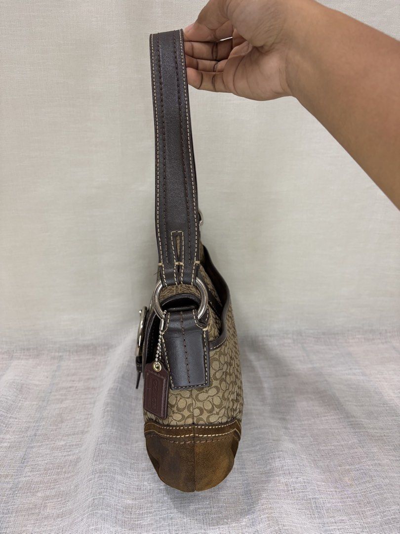 Coach Medium Suede Soho (Category: Luxury Bags & Wallets) located in Laoac. Submitted by canvasandleatherbyaliii (Listing ID 1469520810, Image 3). Description: Rank A - Excellent Condition .