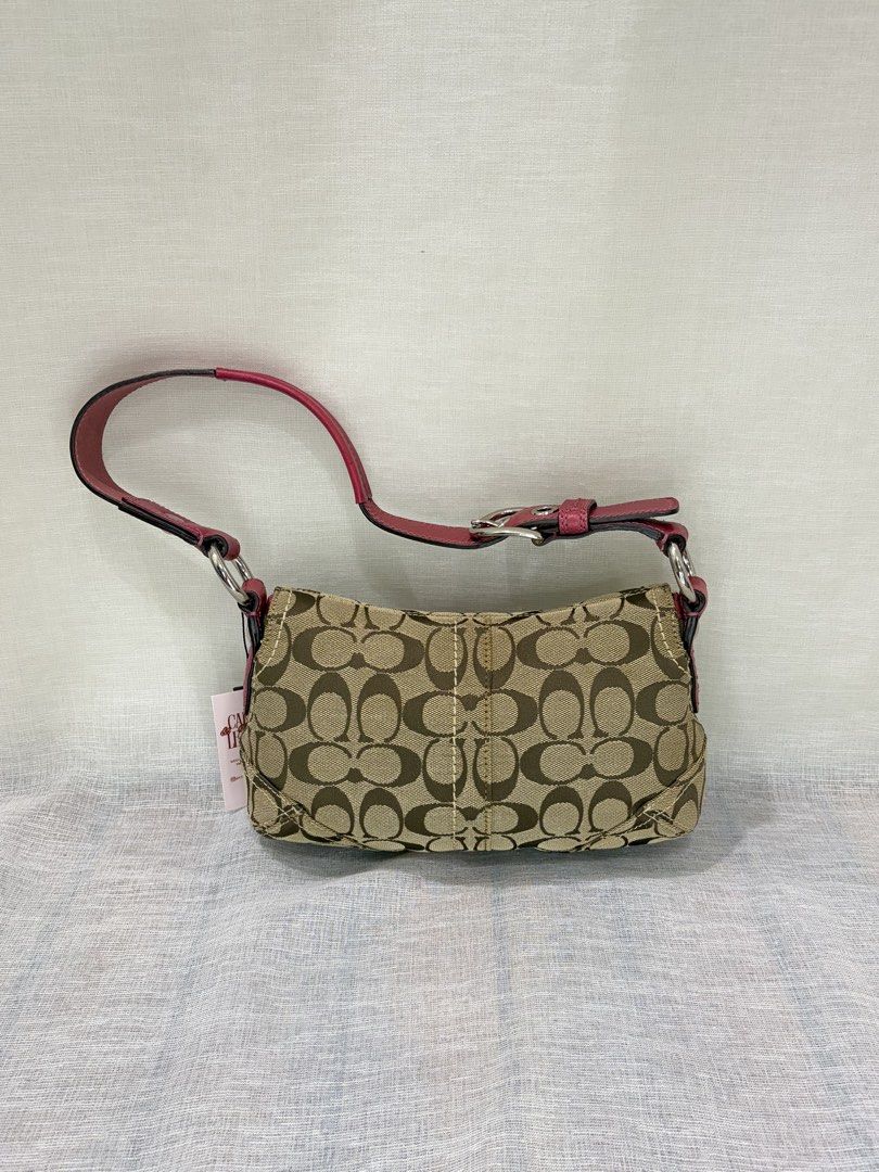 Coach Mini Pleated Soho (Category: Luxury Bags & Wallets) located in Laoac. Submitted by canvasandleatherbyaliii (Listing ID 1469520528, Image 2). Description: Rank A - Excellent Condition .