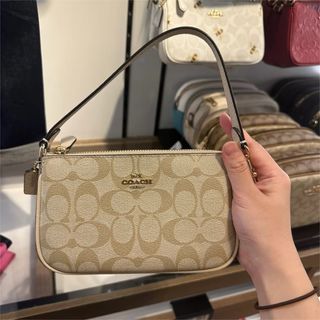 （分類：）位於 。 由 _tszsze 提交（商品編號 1386028978，圖片 1）。簡介： 。
