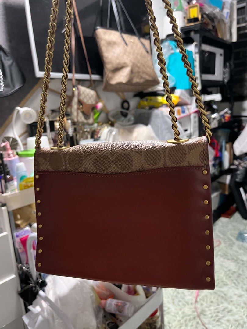 Coach parker 18 (Category: Cross-body Bags) located in Caloocan City. Submitted by trebdy01 (Listing ID 1469545583, Image 2). Description: .