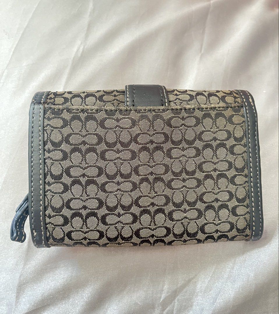 COACH SOHO WALLET (Category: Wallets & Card holders) located in Manila. Submitted by moyi060500 (Listing ID 1469467117, Image 2). Description: .