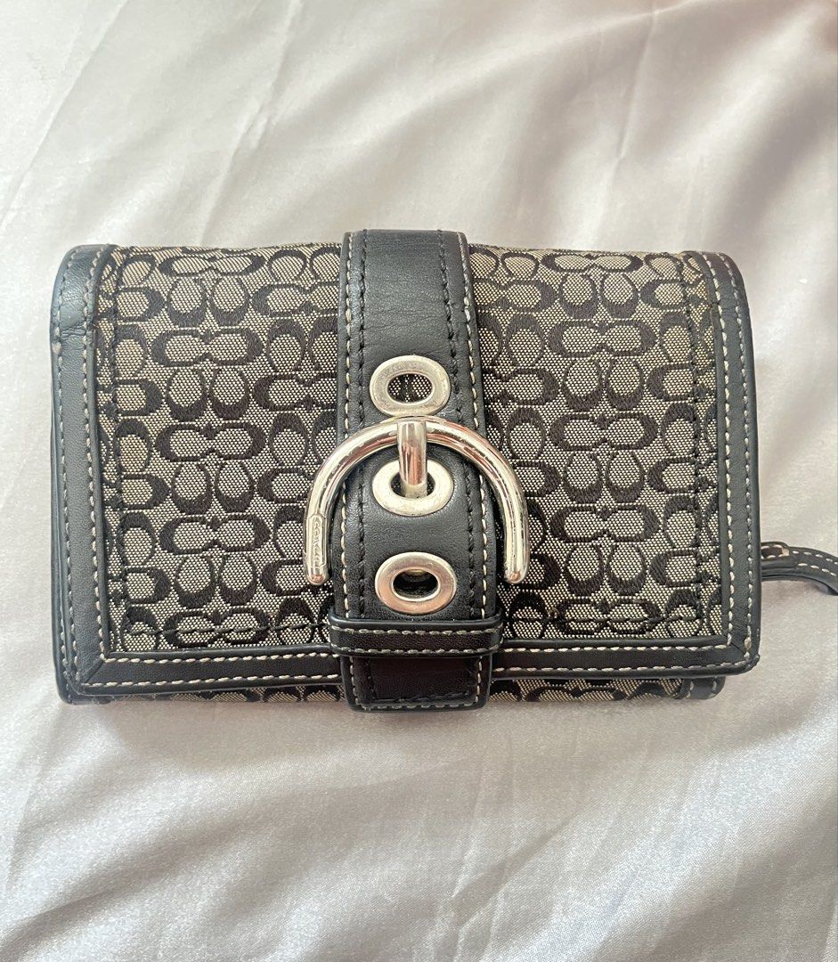 COACH SOHO WALLET (Category: Wallets & Card holders) located in Manila. Submitted by moyi060500 (Listing ID 1469467117, Image 1). Description: .