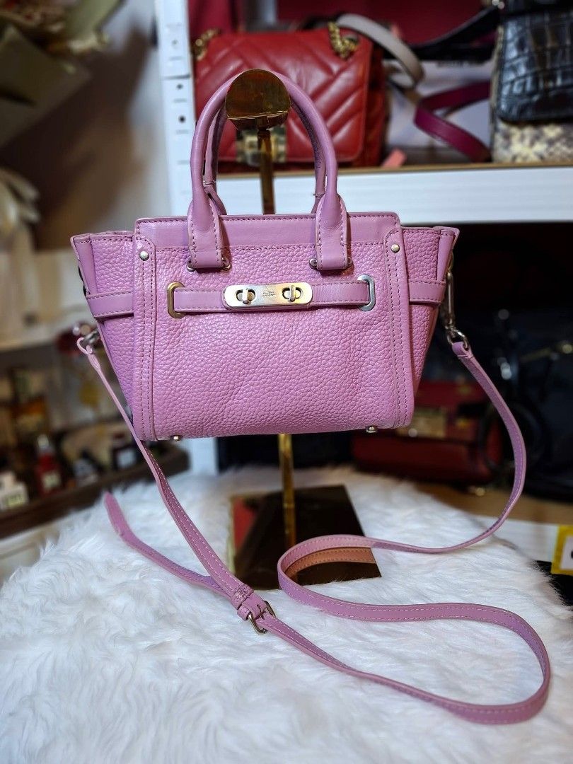 Coach Swagger 21 (Category: Cross-body Bags) located in Quezon City. Submitted by 88bagelya_ni_rhen88 (Listing ID 1469560968, Image 1). Description: .