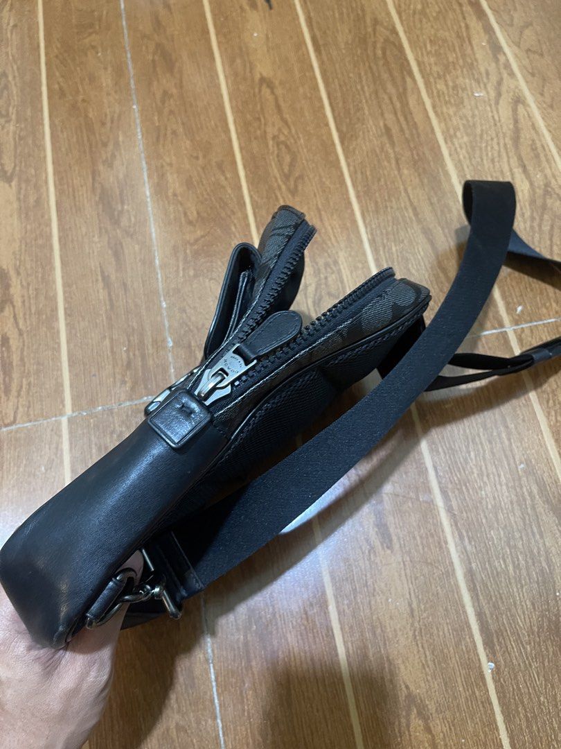 Coach Track Pack in signature canvas (Category: Sling Bags) located in Caloocan City. Submitted by az.lootz (Listing ID 1469451606, Image 3). Description: .