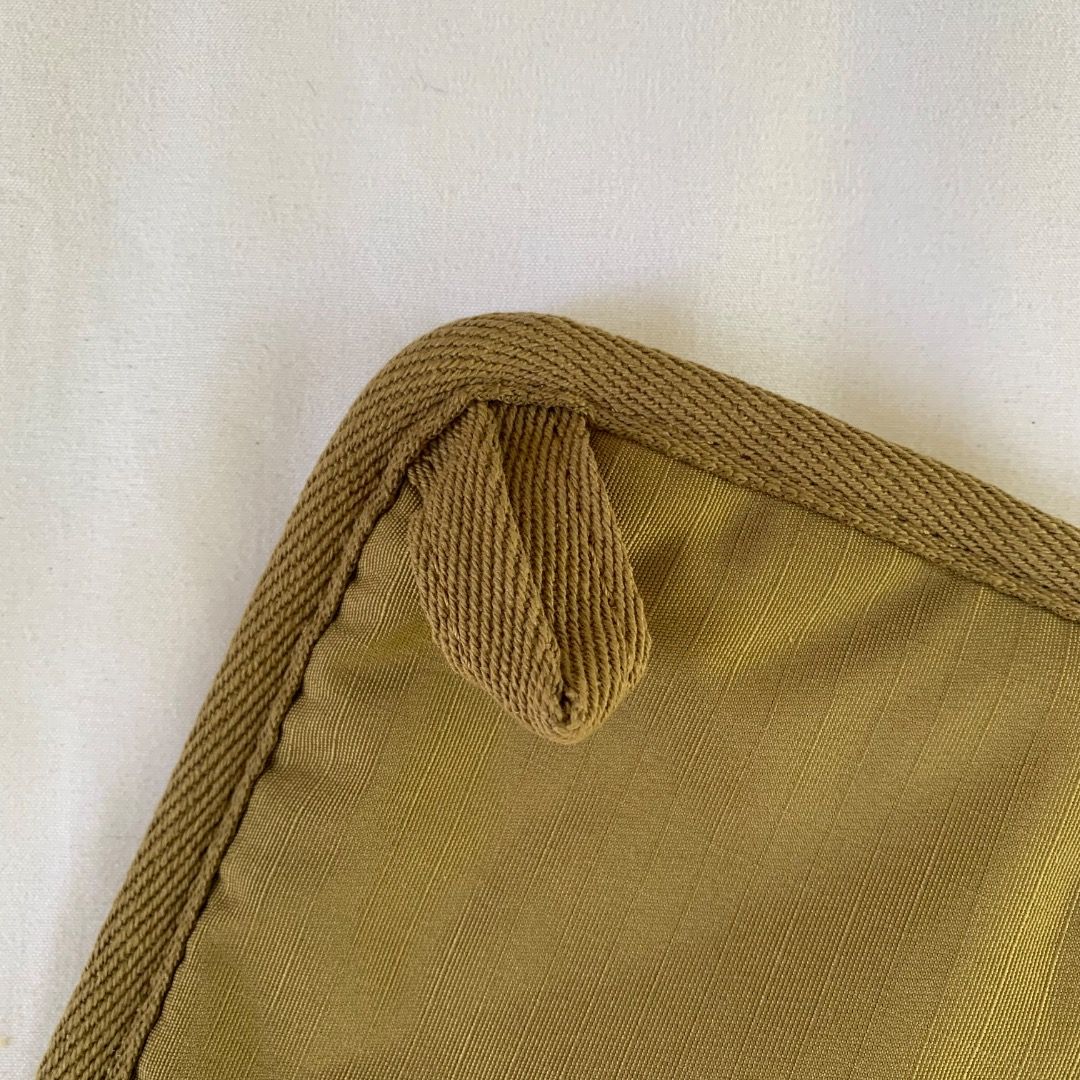 Cobmaster Nabe-Tsukami Pouch (Category: Hiking & Camping) located in Mendez-Nunez. Submitted by anikkoyan (Listing ID 1469500981, Image 3). Description: Cobmaster Nabe-Tsukami Pouch Length: 7.5 Width: 7.5 - 2 way pede pot holder at pouch 699 + sf.