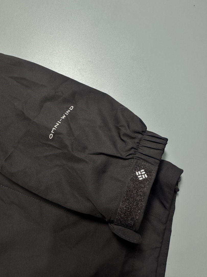 Columbia (Category: Coats, Jackets and Outerwear) located in Sipalay. Submitted by collidethrift (Listing ID 1469532175, Image 3). Description: Columbia Windbreaker Jacket (DRK GRAY) Size Large Dimes 27L x 22W Good as new condition No issue Needwash only 🏷️950+ship 📍Location Neg Occ 📦Ship via JNT EXPRESS 📩📩📩.