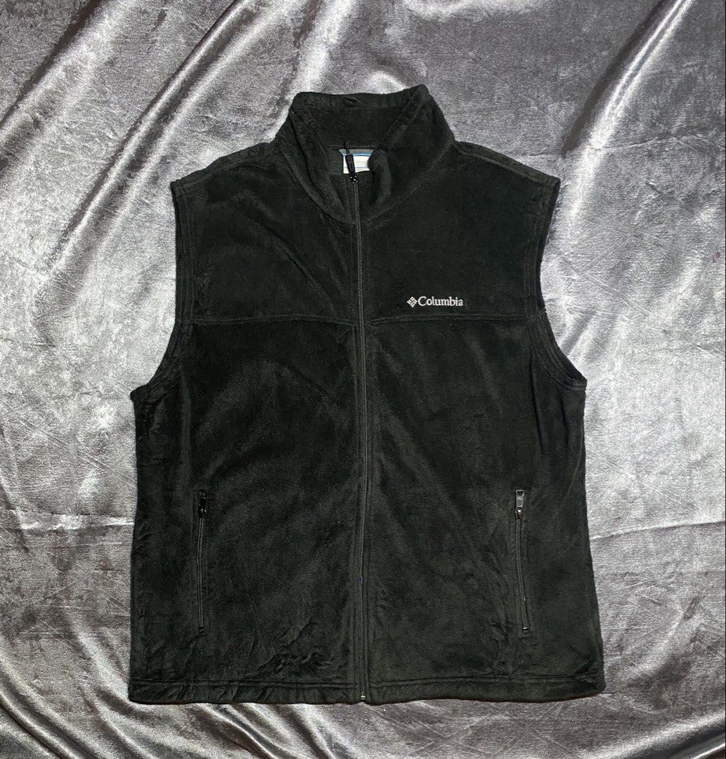 Columbia Black Vest (Category: Coats, Jackets and Outerwear) located in General Trias. Submitted by kevinthriftshop (Listing ID 1469510074, Image 1). Description: .