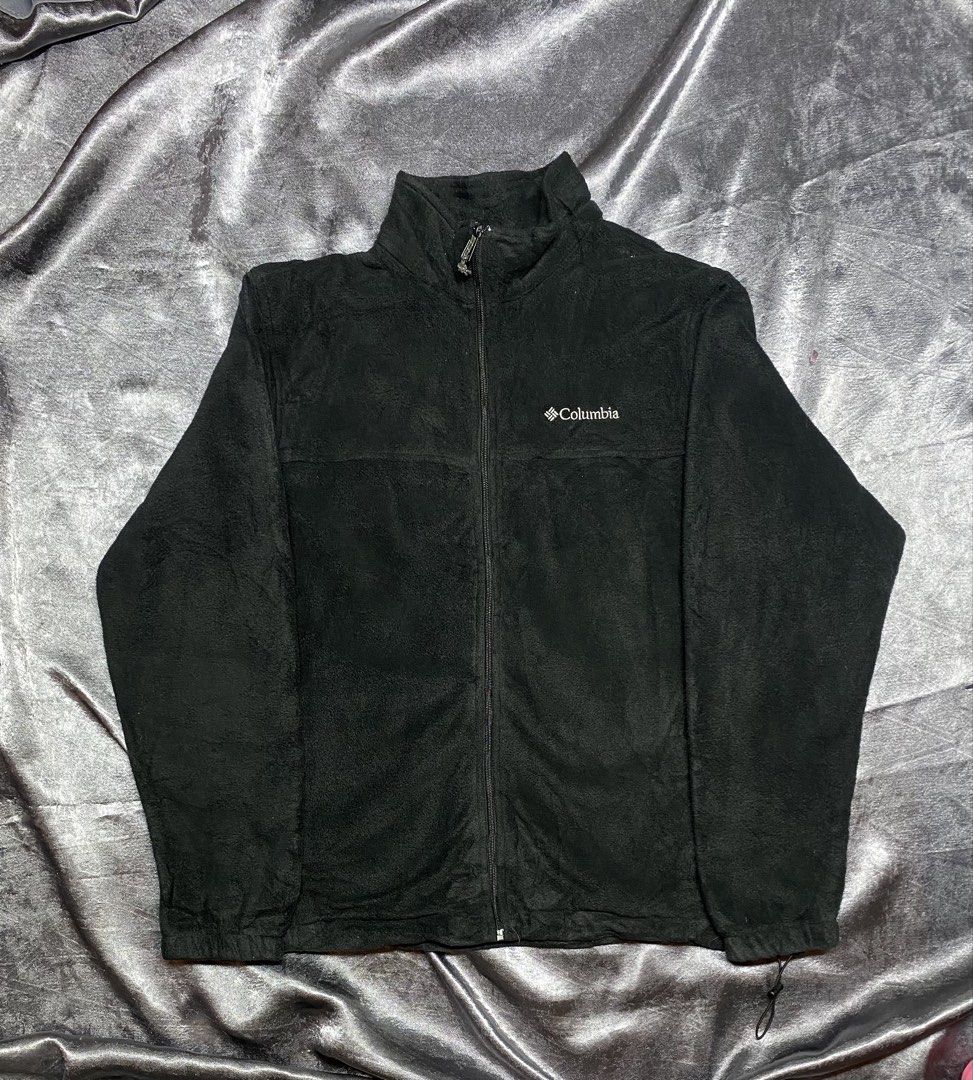Columbia Full Zip Fleece Black Jacket (Category: Coats, Jackets and Outerwear) located in General Trias. Submitted by kevinthriftshop (Listing ID 1469509826, Image 1). Description: .