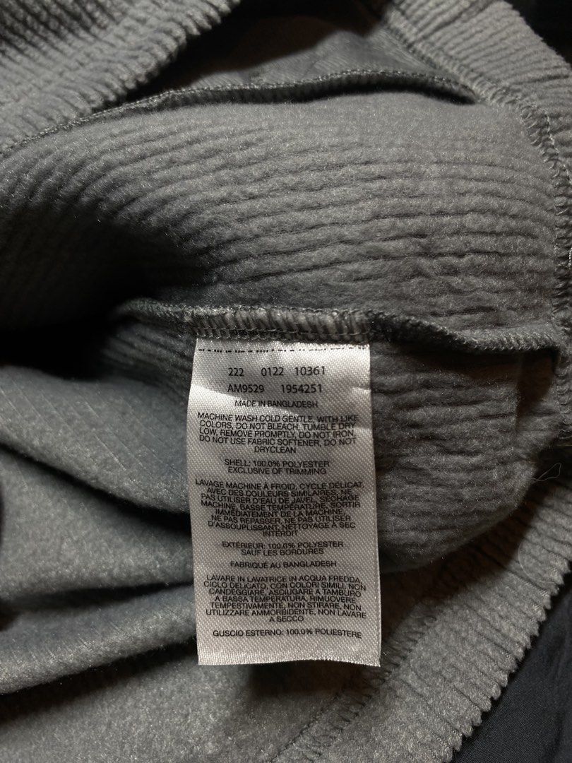 Columbia Fullzip Gray Hoodie (Category: Coats, Jackets and Outerwear) located in General Trias. Submitted by kevinthriftshop (Listing ID 1469510924, Image 3). Description: .