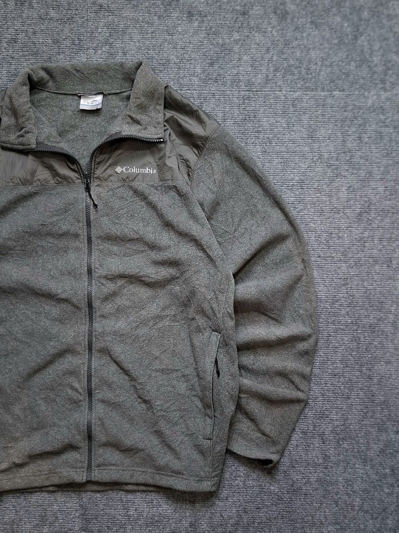 COLUMBIA Grey Fleece Zip Up Jacket (Category: Coats, Jackets and Outerwear) located in Las Pinas. Submitted by nevergetsold.ph (Listing ID 1469495329, Image 3). Description: COLUMBIA Grey Fleece Zip Up Jacket Color Rate: 9/10 Condition Rate: 9/10 Best fit to Large - XL Dimentions (inches) Width: 25 Length: 30 Sleeve Length: 28 Issues: none.