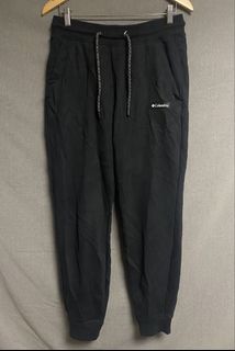 (Category: ) located in . Submitted by ukaythriftshirt (Listing ID 1469419096, Image 1). Description: .
