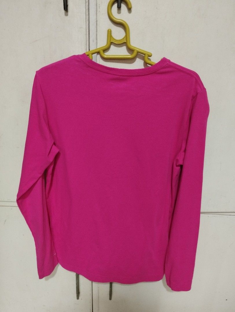 Columbia Sweat Shirt (Category: Shirts) located in San Fernando. Submitted by nerosales (Listing ID 1469473613, Image 3). Description: Columbia Sweat Shirt Omni-Wick Large width - 19 inches length - 24 inches 399 pesos only SM City Pampanga Shipping: J&T Payment: Gcash NO COD NO COP NO WAYBILL FIRST.