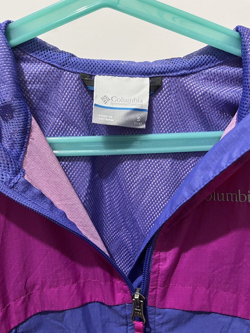 Columbia Windbreaker Jacket Kids (Category: Babies & Kids Fashion) located in Imus. Submitted by alexapreloooved (Listing ID 1469492591, Image 3). Description: .