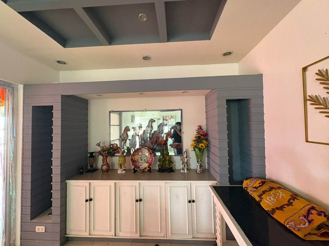 COMMERCIAL BUILDING (Category: House & Lot) located in Caloocan City. Submitted by hezekiah_nagasan (Listing ID 1469406329, Image 1). Description: 📍Location: Brgy. Luna, Surigao City (Likod ng mosque) •Ideal for family residence, rental property, or investment. •Minor renovation needed 📩Message me now for the selling price, complete details, and schedule for viewing. .