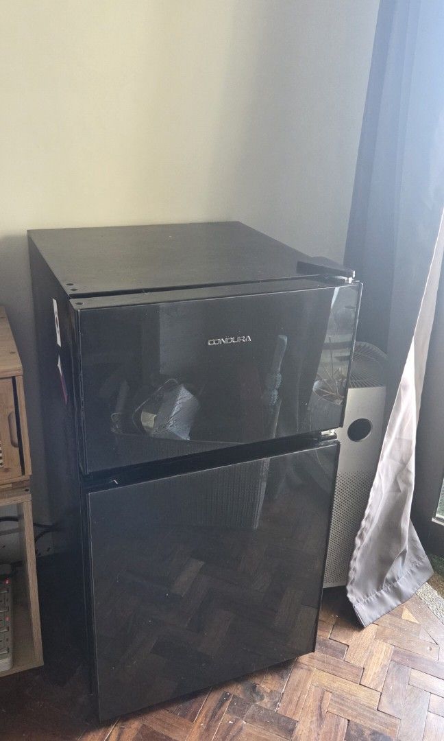 Condura refrigerator (Category: Refrigerators and Freezers) located in Paranaque City. Submitted by raeezzza (Listing ID 1469420246, Image 2). Description: .