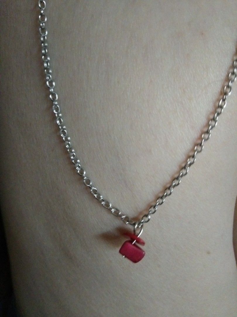 Coral pendant necklace (Category: Necklaces) located in Quezon City. Submitted by eidorableshop (Listing ID 1469510915, Image 1). Description: non tarnish .