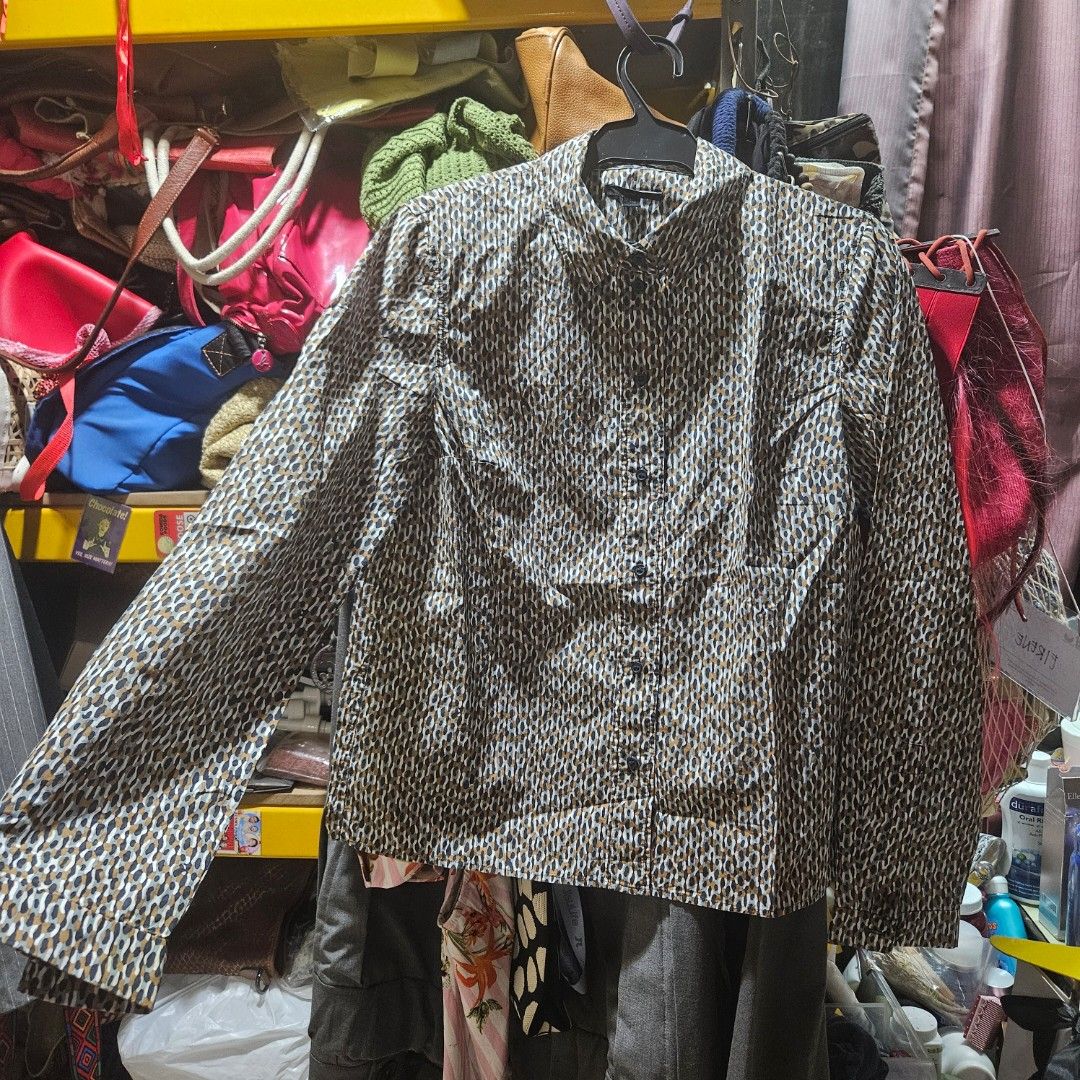 COS LEOPARD PRINT BLOUSE — LIKE NEW! (Category: Longsleeves) located in Manila. Submitted by smartluxeph (Listing ID 1469496247, Image 2). Description: 🐆 COS LEOPARD PRINT BLOUSE — LIKE NEW! 💄 LP: ₱550 ✨ Authentic COS | EUR 36 (Small) 🤎 Chic abstract leopard print in black, camel, cream & gray ✨ Mandarin-style collar, front buttons & long sleeves ✨ Gathered shoulder details, flattering cut & lightweight fabric 💖 Classy and versatile! Perfect 