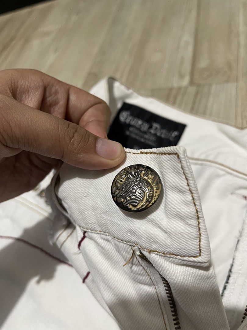 Crazy Devil White Shorts (Category: Shorts) located in Baguio. Submitted by find_found001 (Listing ID 1469546459, Image 3). Description: .