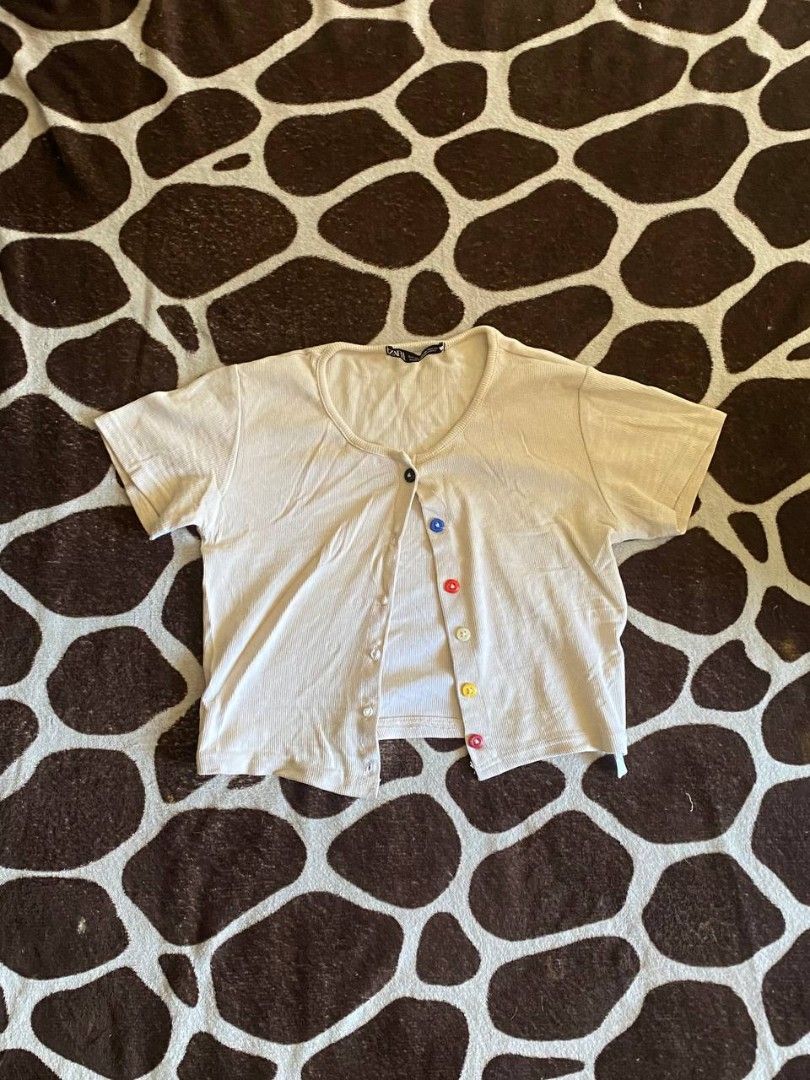 Cream top (Category: Others Tops) located in Manila. Submitted by ira.needs.cash (Listing ID 1469500161, Image 1). Description: used and need wash fit for s to m! .