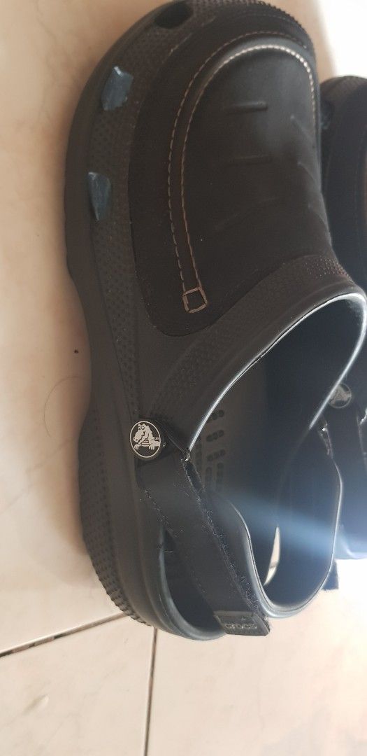Crocs Boulder Colorado (Category: Slippers & Slides) located in Bayombong. Submitted by eugeneamor58469 (Listing ID 1469408537, Image 3). Description: Original Crocs Boulder Colorado,in very good condition,no issues.reason for selling decluttering.