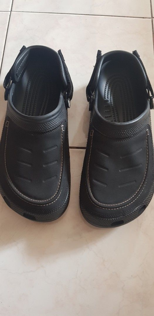 Crocs Boulder Colorado (Category: Slippers & Slides) located in Bayombong. Submitted by eugeneamor58469 (Listing ID 1469408537, Image 1). Description: Original Crocs Boulder Colorado,in very good condition,no issues.reason for selling decluttering.