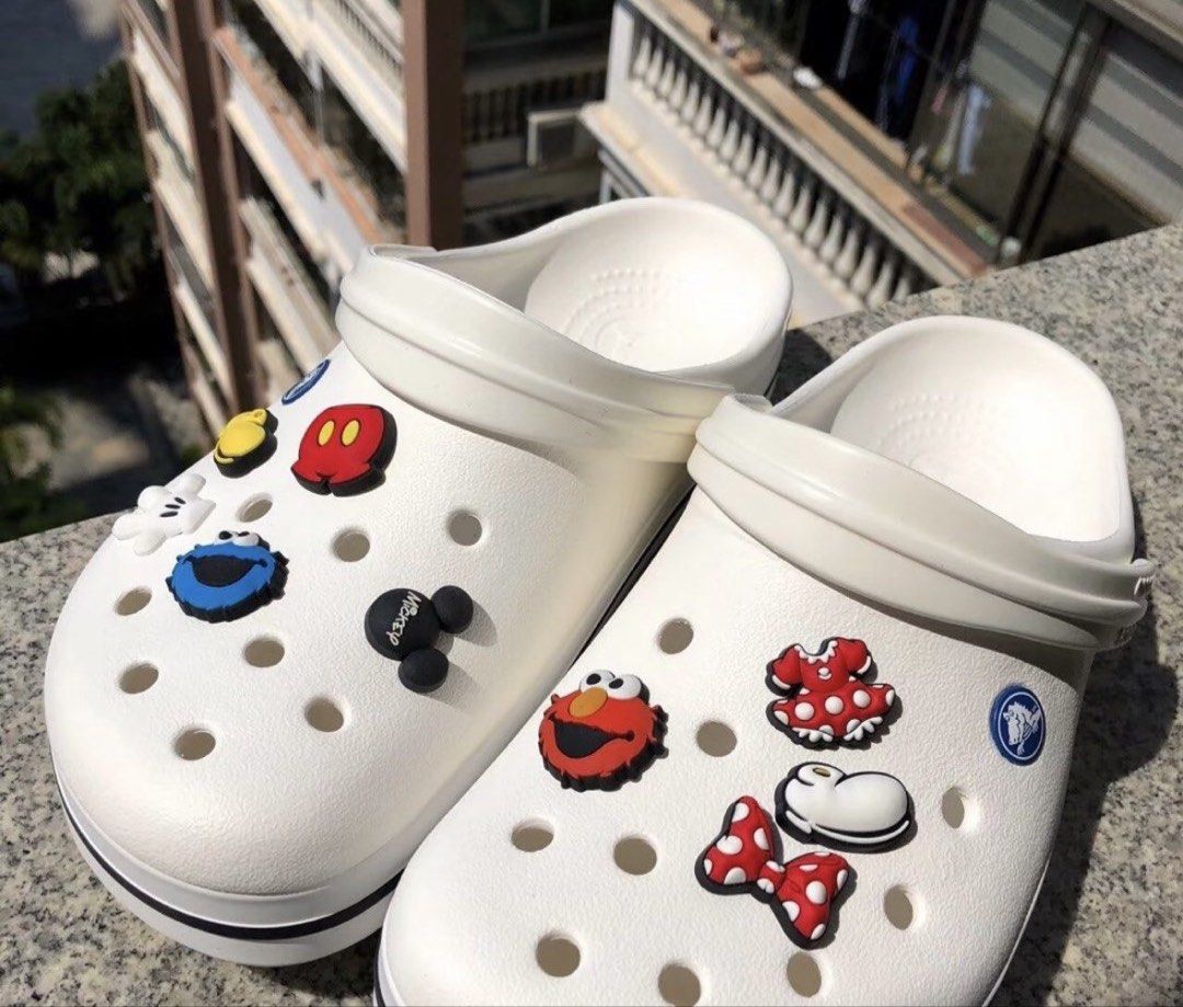 Crocs Crocband Clog in White (Category: Slippers and slides) located in Caloocan City. Submitted by nnnprelovedclothes (Listing ID 1469512983, Image 3). Description: - M5 W7 - Soles are clearly visible in photos - Di napo kasama jibits naikabit ko na po sa bago 🙂 mura lang po yan orange app - Almost new - Malaki saken konti ☺️ Ships via Flash Express Metro Manila - ₱64 Provinces - ₱72.