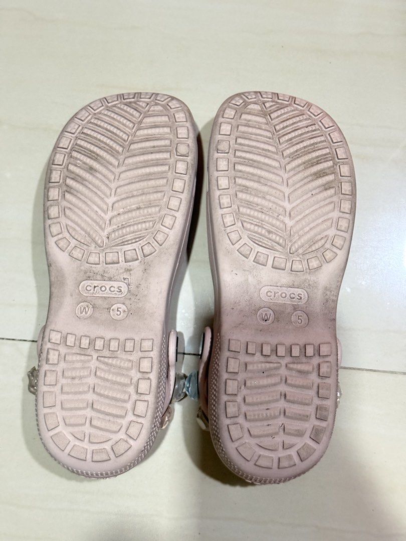 Crocs Mary Jane Sandals Size W5 (Category: Sandals) located in Makati City. Submitted by buymystuffplsxoxo (Listing ID 1469557999, Image 2). Description: - 100% original, bough from Crocs in Glo - used quite a few times - size W5.