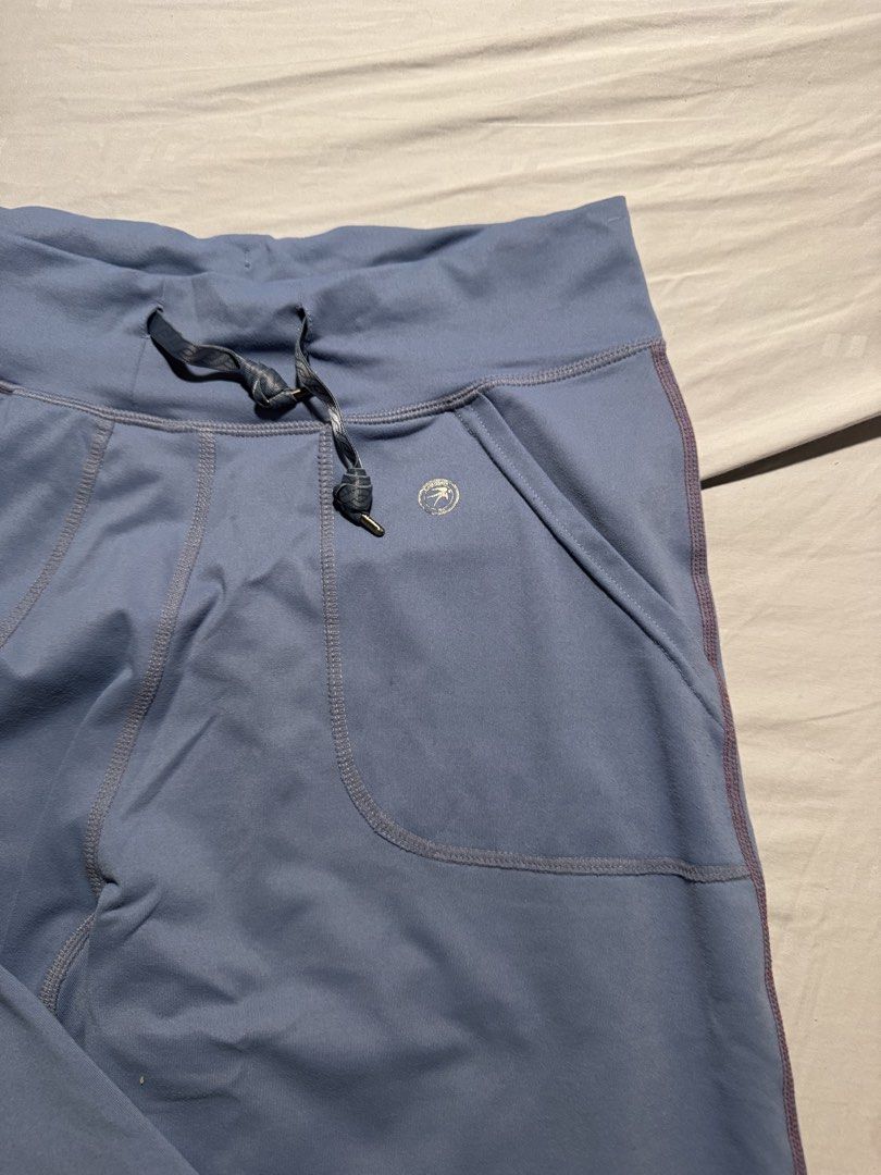 cute y2k jogging pants (Category: Other Bottoms) located in Manila. Submitted by toandfrou__ (Listing ID 1469438751, Image 2). Description: very comfortable & baggy; nice fit/silhouette.