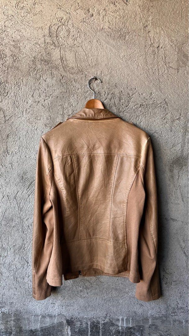 Dabby Collection Camel Faux Leather Jacket (Category: Coats, Jackets and Outerwear) located in Cabuyao City. Submitted by kisyana (Listing ID 1469400756, Image 2). Description: .