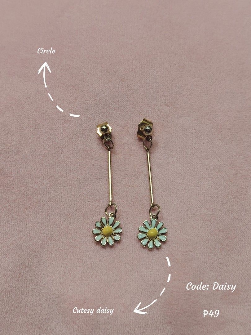 daisy earrings 🌼 (Category: Earrings) located in Hermosa. Submitted by lcvelycath (Listing ID 1469533786, Image 1). Description: .