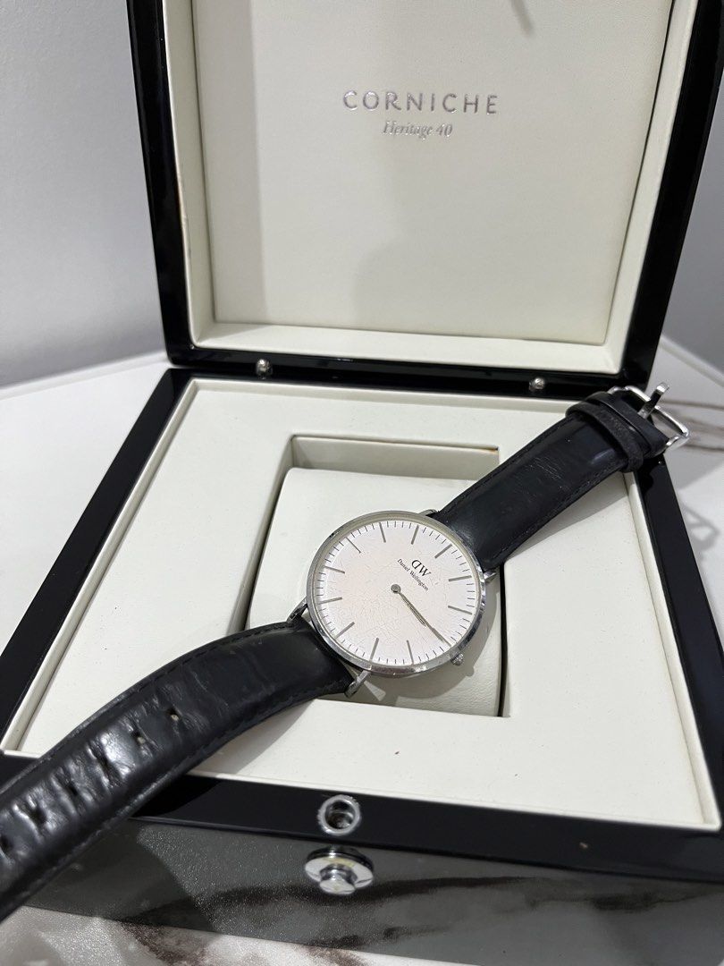 Daniel Wellington Classic Sheffield watch (Category: Luxury Watches) located in Bacacay. Submitted by aiksgoods (Listing ID 1469485992, Image 3). Description: Tested working With scratches.