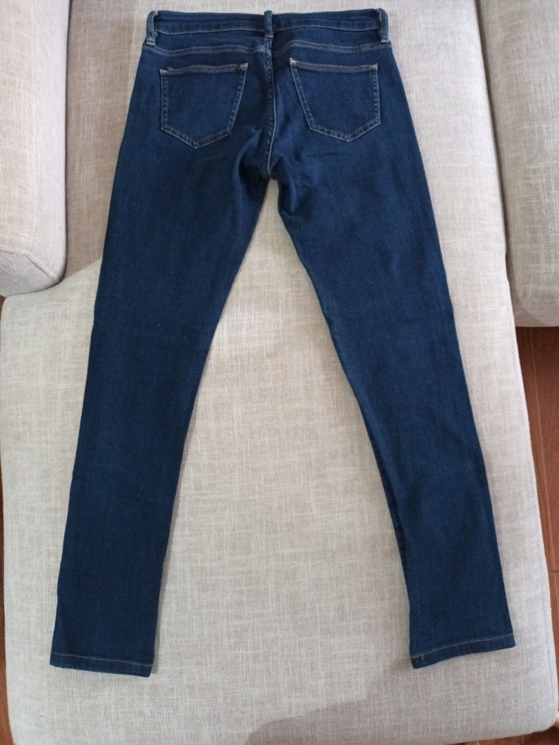 Dark Blue Denim Skinny Jeans (Category: Jeans) located in Quezon. Submitted by ja8720 (Listing ID 1469472983, Image 3). Description: - Dark blue denim skinny jeans - Clean dark wash with subtle fading on the front thighs - Slim fit from hip to hem - Classic five-pocket styling with front zip fly - Standard belt loops included - Versatile everyday pair that goes with everything size 25(63.5cm).
