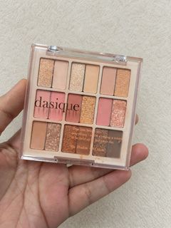 (Category: ) located in . Submitted by simplydecluttering_makeup (Listing ID 1469495842, Image 1). Description: .