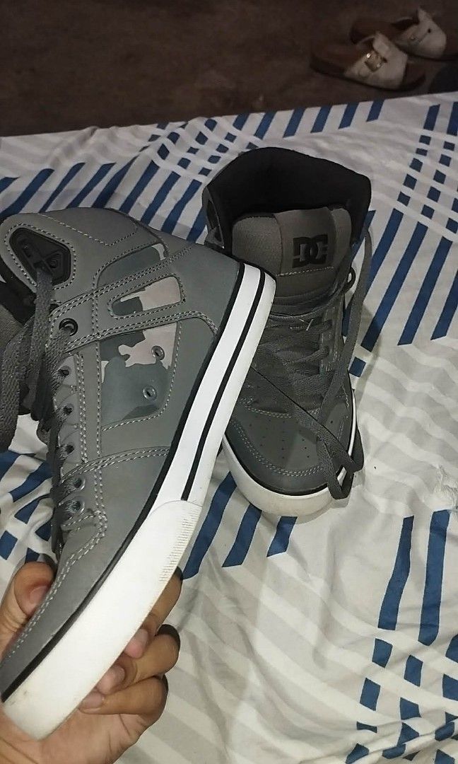 DC Shoes (Category: Looking For) located in Tarlac. Submitted by rechell09 (Listing ID 1469567130, Image 2). Description: .