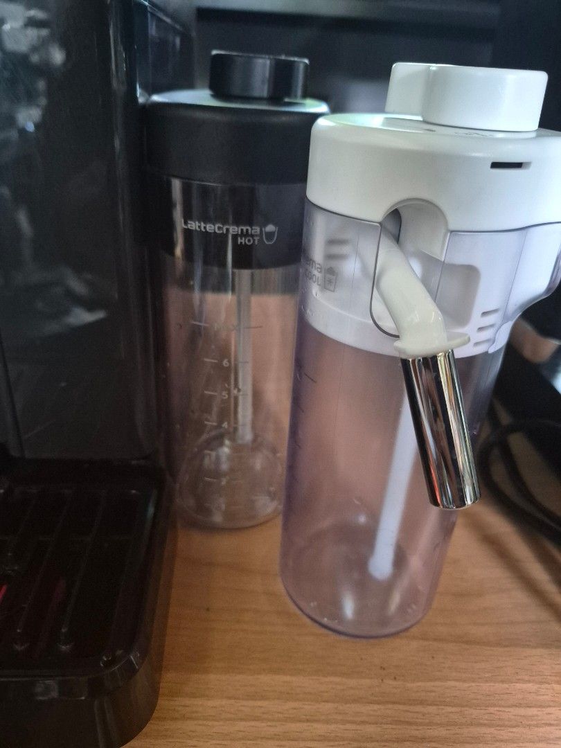 Delonghi Eletta explore (Category: Coffee Machines & Makers) located in Pulilan. Submitted by srtidon (Listing ID 1469403102, Image 3). Description: Delonghi Eletta explore Inclusion : Hot and cold mik carafe system Hot water spout Item condition: used with signs of usage but is fully operational and functions as intended. Brand new price: Php 168k My price: Php 63k only Issue: no grill tray only ( doesn't affect the brewing of the coffee) Discla