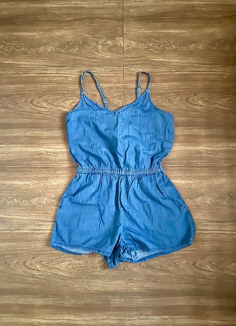 Denim Romper (Category: Rompers) located in Porac. Submitted by gentlefox_e6359d (Listing ID 1469454787, Image 1). Description: S-M 9/10.