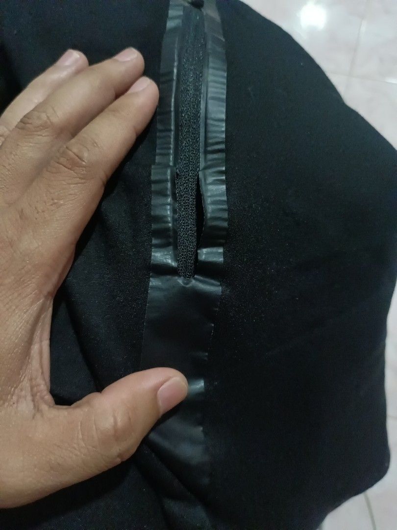 Descente (Category: Joggers) located in Cotabato. Submitted by utohyson21 (Listing ID 1469547497, Image 3). Description: .