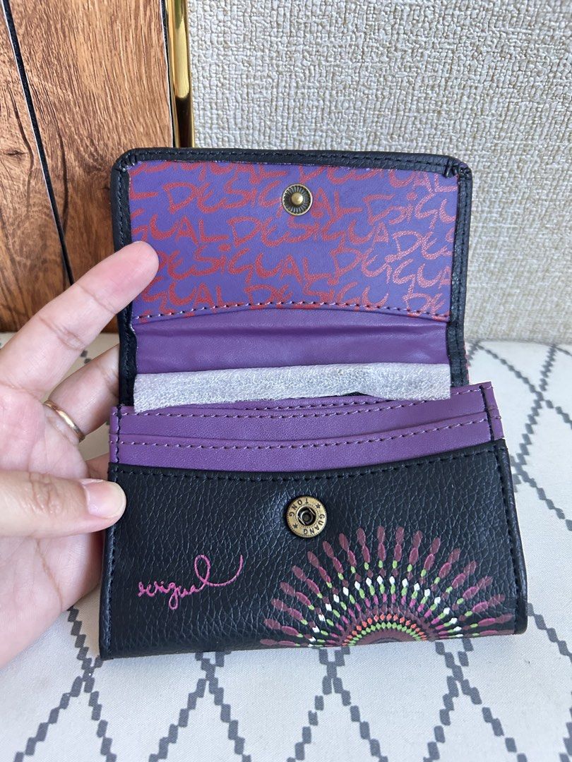 Desigual Card Purse (Category: Wallets & Card Holders) located in Puerto Princesa. Submitted by kanejela (Listing ID 1469432309, Image 3). Description: Brand new.