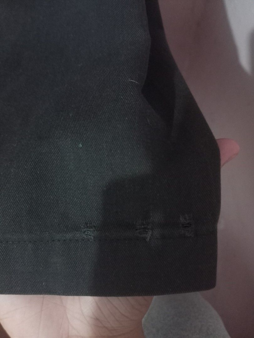 Dickies Black Work Shorts (Category: Shorts) located in San Jose del Monte. Submitted by ukay_street (Listing ID 1469555638, Image 2). Description: dickies short 250+SF nalang nandyan na issue sa pic pass sa maarte .